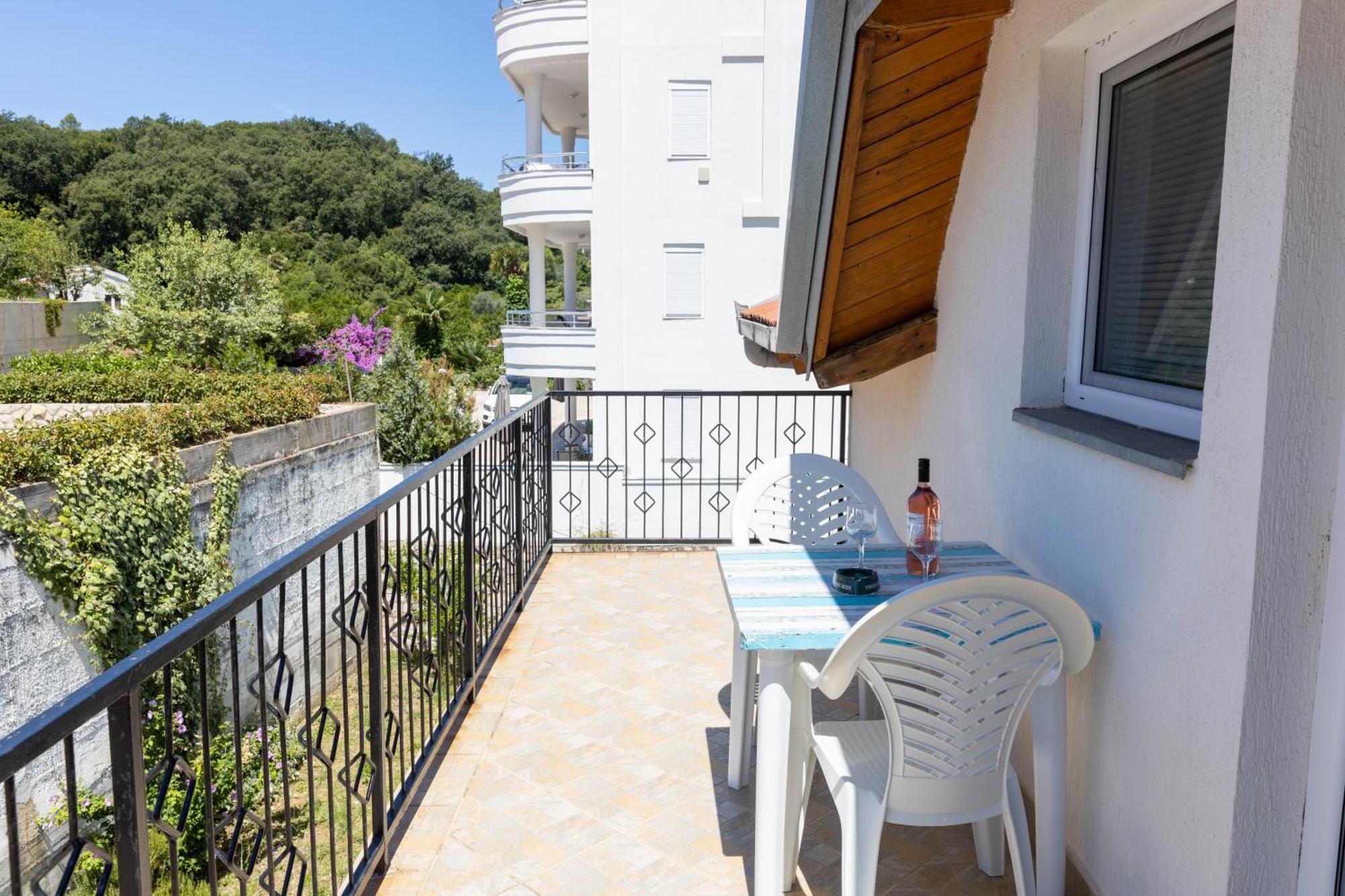 Guest House Aldin Ulcinj Exterior photo