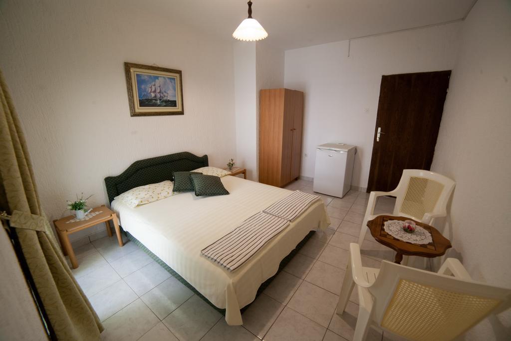 Guest House Aldin Ulcinj Exterior photo